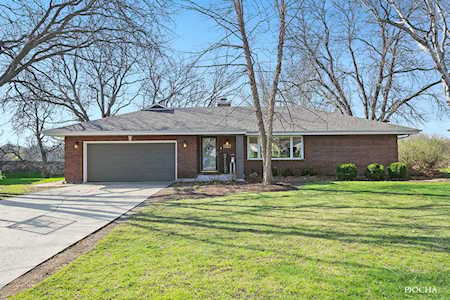 304 Orchard Ave Oswego, IL 60543