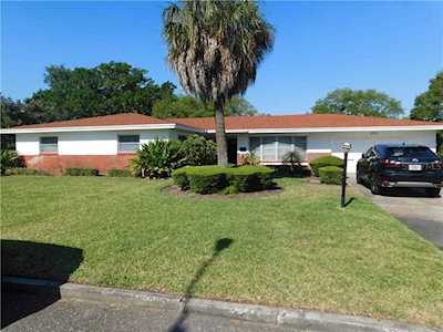 2711 Queen St S St Petersburg, FL 33712