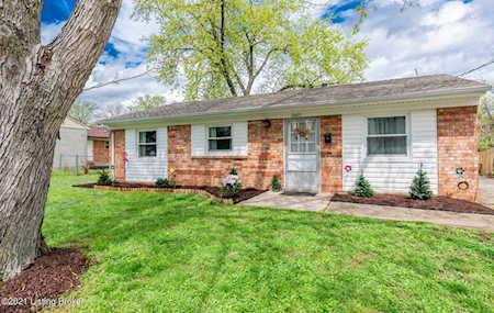 5405 Carling Ct Louisville, KY 40272