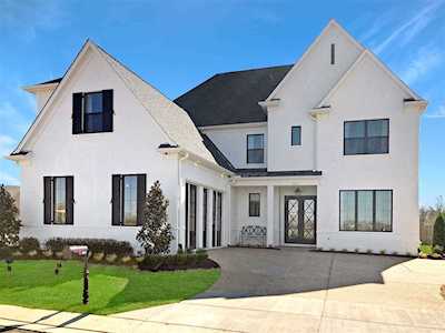 665 S Covington Walk Ln Collierville, TN 38017
