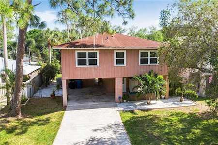 1766 Mississippi Ave NE St Petersburg, FL 33703