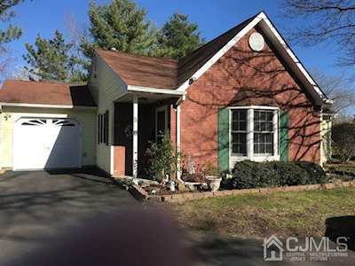 5 Carnaby Close Howell, NJ 07728