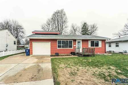 1313 Riverdale Rd Sioux Falls, SD 57105
