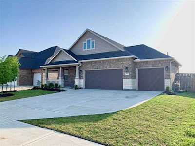 9307 Spanish Hills Dr Baytown, TX 77521