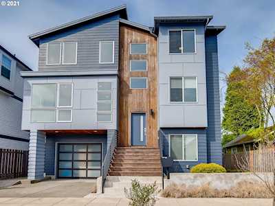 2021 SE Woodward St #a/b Portland, OR 97202