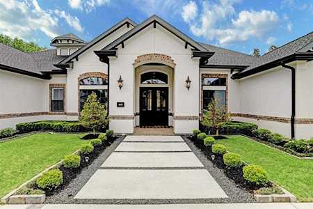 805 Shady Bend Ln Friendswood, TX 77546