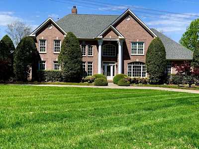 1115 Lochland Dr Gallatin, TN 37066