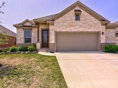 881 Centerra Hills CIR Round Rock, TX 78665