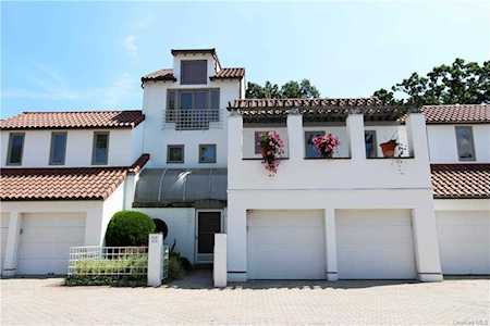11 Kassel Court Mamaroneck, NY 10543