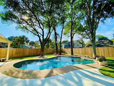 16006 Royal Gardens Dr Houston, TX 77095