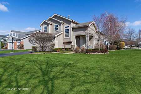 2221 Avalon Ct S Buffalo Grove, IL 60089