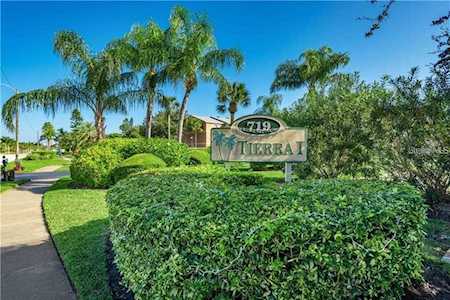 719 Pinellas Bayway S #110 Tierra Verde, FL 33715