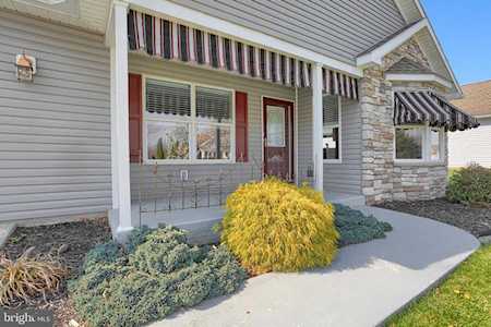 99 Lantern Ln Shippensburg, PA 17257