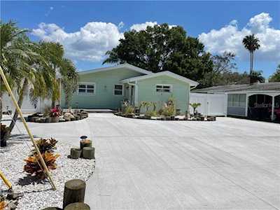 607 Broadus St Crystal Beach, FL 34681