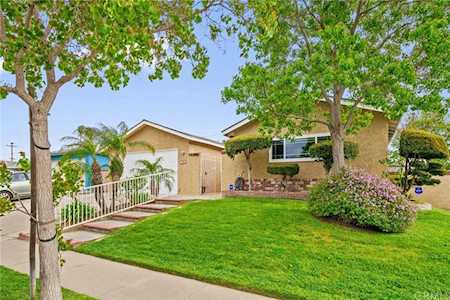2440 W Glenoaks Avenue Anaheim, CA 92801