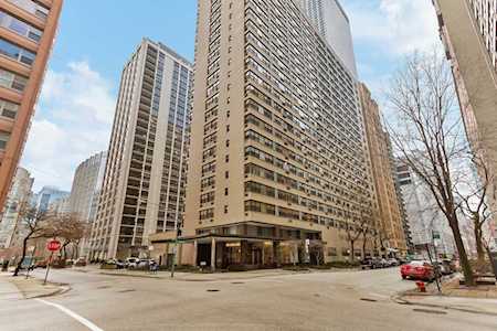 850 N Dewitt Place #13F Chicago, IL 60611