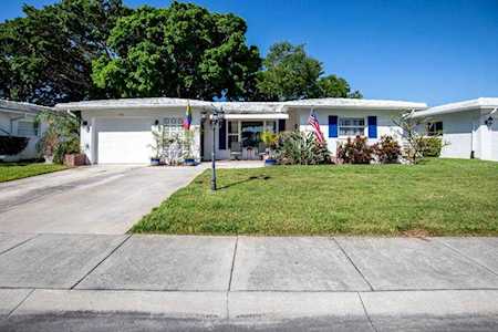 9646 Mainlands Blvd E #4 Pinellas Park, FL 33782