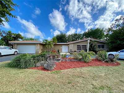 7720 SW 142 St Palmetto Bay, FL 33158