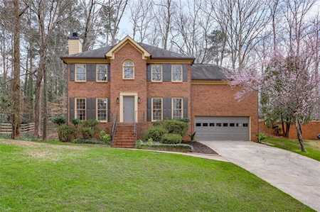 3835 Bluffview Dr Marietta, GA 30062