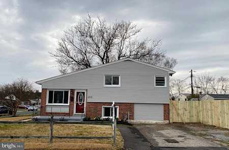 205 Sunset Dr Glen Burnie, MD 21060