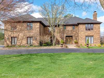402 Saint Marks Ct Oak Brook, IL 60523