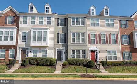 2192 Oberlin Dr Woodbridge, VA 22191