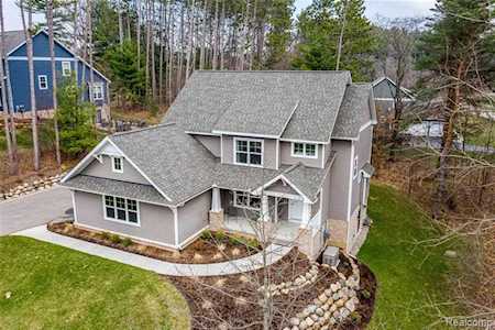 8577 Mystic Pines Ct Hamburg Twp, MI 48169