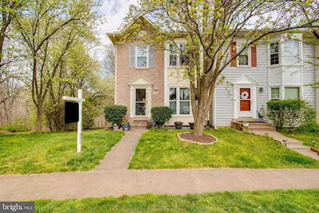 5198 Glen Meadow Dr Centreville, VA 20120