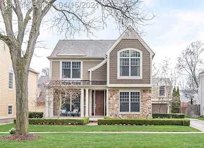 1866 Pierce St Birmingham, MI 48009