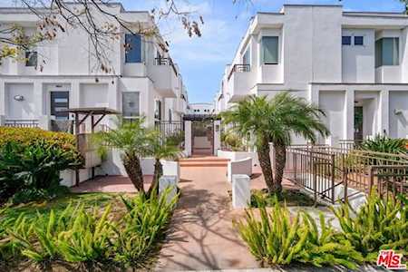 2512 28th Street #106 Santa Monica, CA 90405