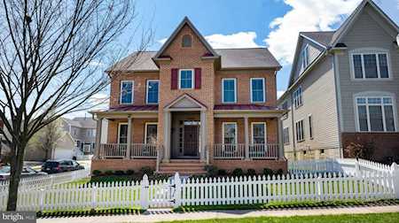 23302 Robin Song Dr Clarksburg, MD 20871