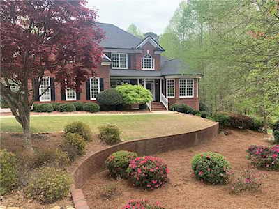 2044 Ewing Estates Dr Dacula, GA 30019