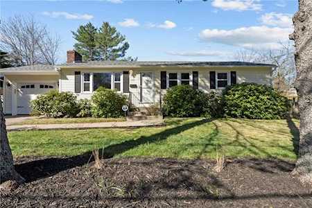 130 Pine River Dr North Kingstown, RI 02852