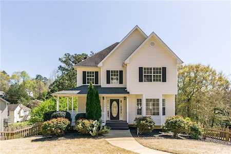 1059 Whispering Woods Dr Canton, GA 30114
