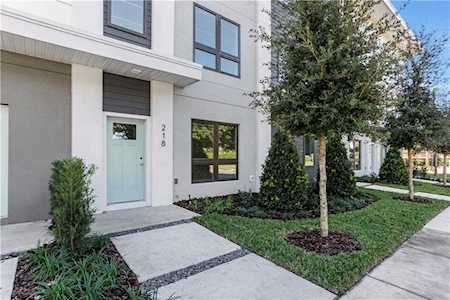 218 E Pineloch Ave Orlando, FL 32806