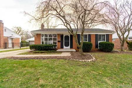1068 Allen Dr Northville, MI 48167