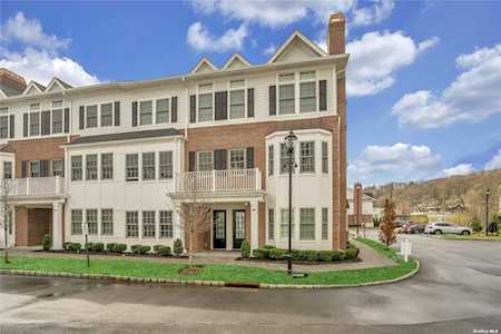 603 Grist Mill Circle Roslyn, NY 11576