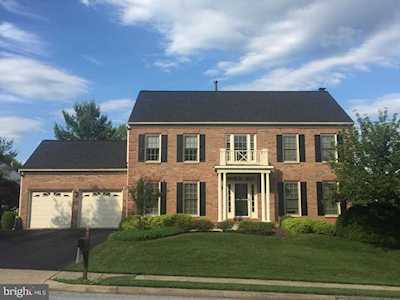 6313 Knollwood Dr Frederick, MD 21701