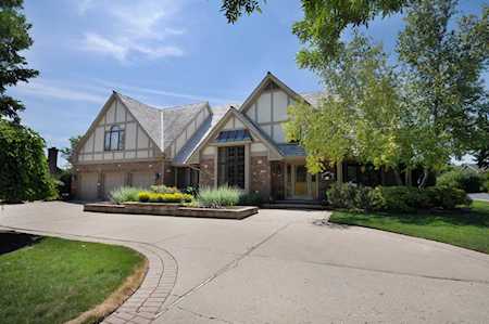 225 Wood Glen Ln Oak Brook, IL 60523