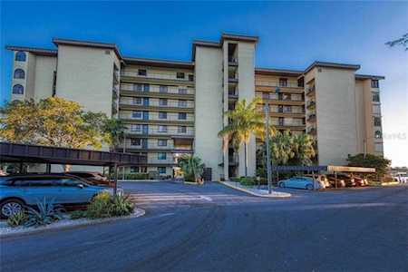 650 Island WAY #702 Clearwater, FL 33767
