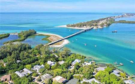 701 Lands End Dr Longboat Key, FL 34228