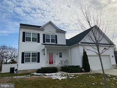 51 Granite Ln Carneys Point, NJ 08069