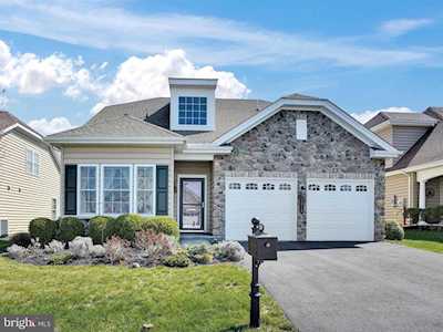 1518 Emerson Dr Mount Joy, PA 17552