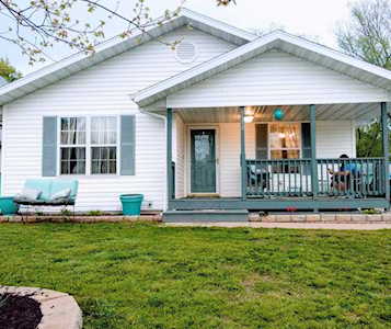 1118 N Oak Park Dr Springfield, MO 65802