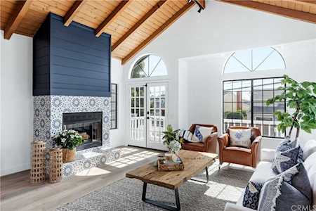 2206 Prospect Avenue Hermosa Beach, CA 90254