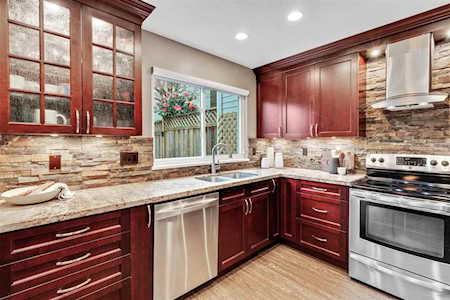 8215 Strauss Drive Vancouver, BC V5S 4H2