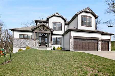 1303 Timber Ridge Dr Liberty, MO 64068