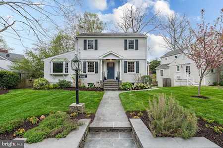 8302 Donnybrook Dr Chevy Chase, MD 20815