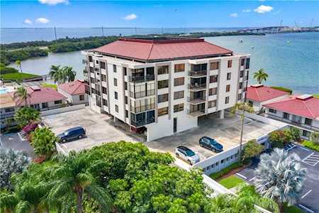 6361 Bahia Del Mar Blvd #306 St Petersburg, FL 33715