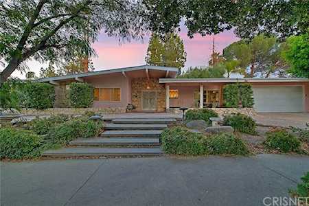23848 Killion Street Woodland Hills, CA 91367